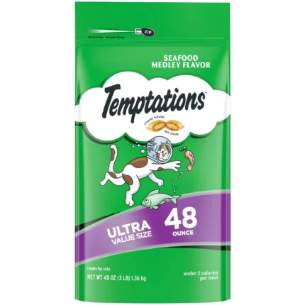 TEMPTATIONS Classic Crunchy and Soft Cat Treats Seafood Medley Flavor 48 Ounce Pouch