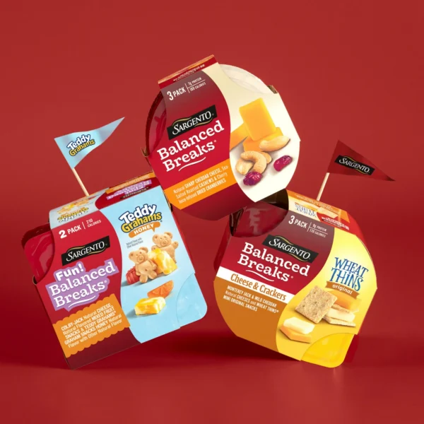 Sargento® Balanced Breaks® Sharp Cheddar Cheese, Cashews, Cherry Infused Dried Cranberries - Image 5